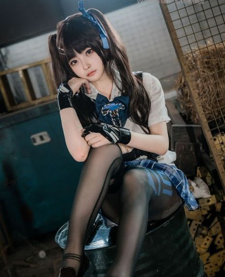 亚洲人妖女同在线播放
